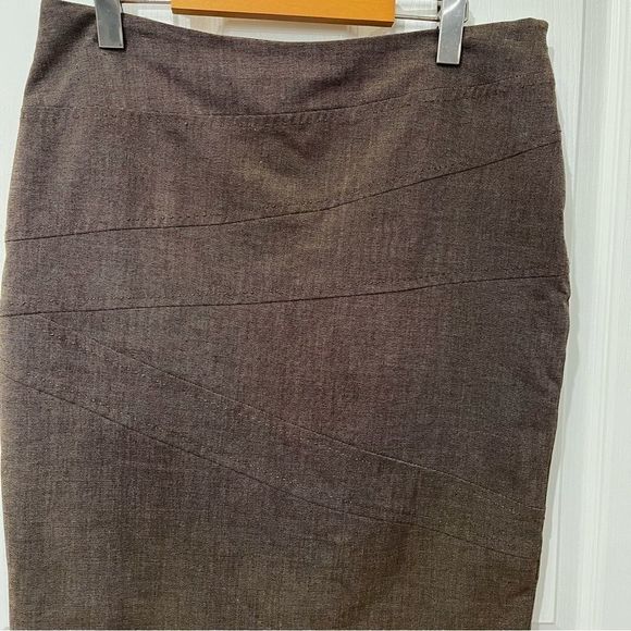 Tribal brown side zipper skirt with lining size small - Picture 3 of 9